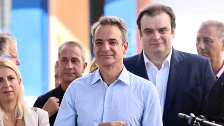 Ο Κυριάκος Μητσοτάκης σε αγιασμό σχολείου