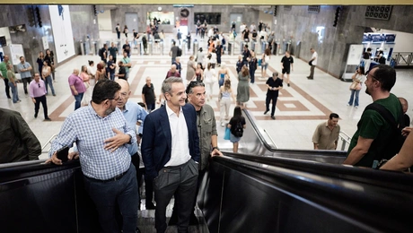 Στο Μετρό Συντάγματος ο Κυριάκος Μητσοτάκης