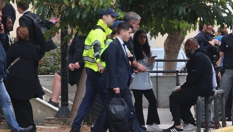 Δίκη του Βασίλη Μπισμπίκη στο αυτόφωρο