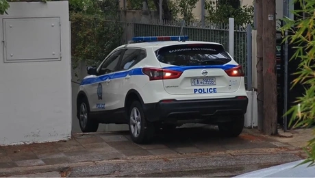 Ο Βασίλης Μπισμπίκης οδηγείται στην Ευελπίδων