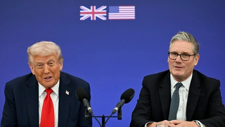 Ο Ντόναλντ Τραμπ και ο Κιρ Στάρμερ