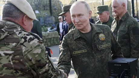 Ο Βλαντίμιρ Πούτιν στη στρατιωτική άσκηση