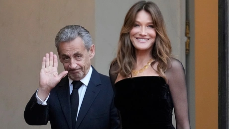 Ο Νικολά Σαρκοζί με τη σύζυγό του, Κάρλα Μπρούνι