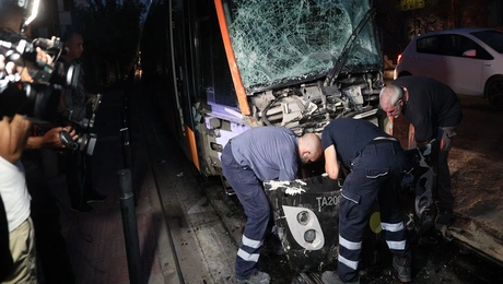 τραμ λεωφορείο