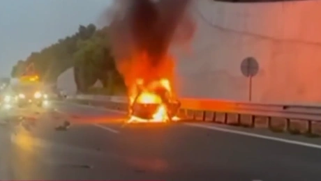 Το όχημα που τυλίχθηκε στις φλόγες