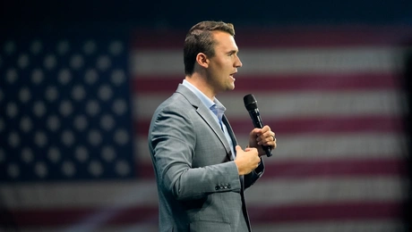 Ο Τσάρλι Κερκ στις ΗΠΑ