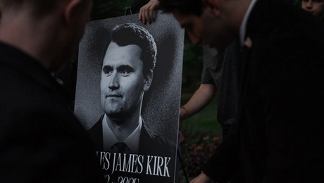 Ολονυχτία για τον Τσάρλι Κερκ