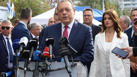 Ο Σωκράτης Φάμελλος στη στρατιωτική παρέλαση