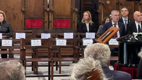 Σαββόπουλος κηδεία αριστερά 