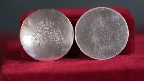 Βασιλική μπομπονιέρα στο Cash or Trash