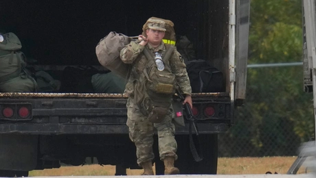 Δυνάμεις της Εθνοφρουράς φτάνουν στο Σικάγο