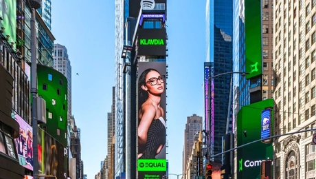Η Klavia στην Times Square