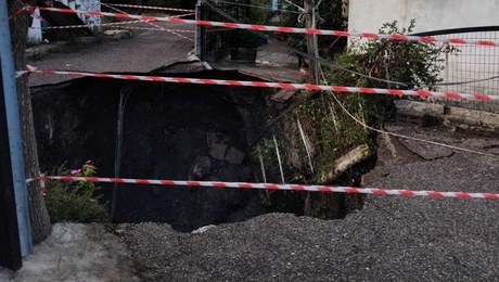 αγρίνιο-κρατήρας