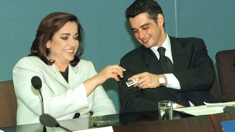 nea dimokratia tsigaro 