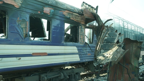 Βομβαρδισμένο τρένο στην Ουκρανία