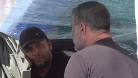 Ο Βασίλης Μπισμπίκης στο πλευρό του Πάνου Ρούτσι