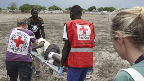 Τραυματιοφορείς στο Νότιο Σουδάν
