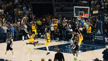 Αντετοκούνμπο buzzer-beater