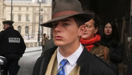 O «άντρας με τη φεντόρα»