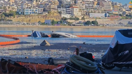 Εικόνες μετά τη φωτιά στη Μαρίνα Ζέας