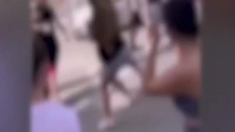 μαθήτριες ξύλο