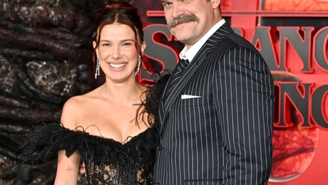 Μίλι Μπόμπι Μπράουν και Ντέιβιντ Χάρμπορ