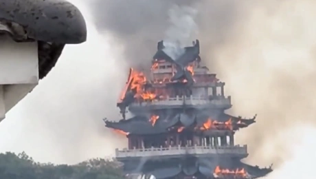Στις φλόγες ναός στην Κίνα