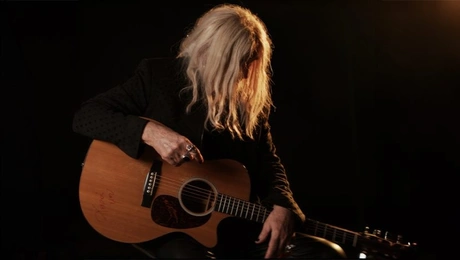 Νίκος Καρβέλας