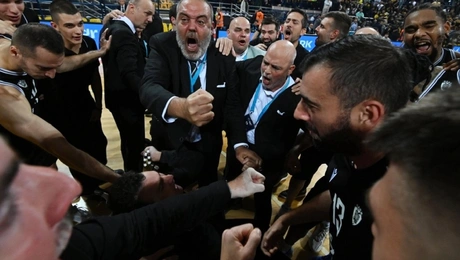 Οι πανηγυρισμοί του ΠΑΟΚ με τον Γιαννάκη