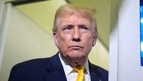 Ο Τραμπ μέσα στο Air Force One