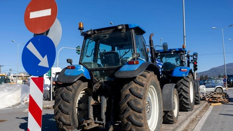 Αγρότες - τρακτέρ