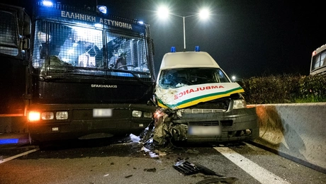 Ασθενοφόρο σε κλούβα