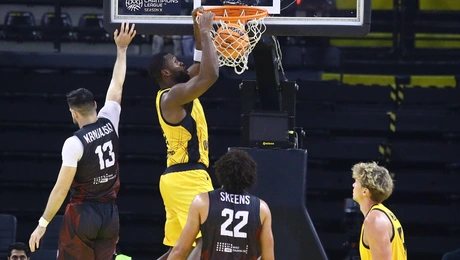 αεκ ζολνόλι