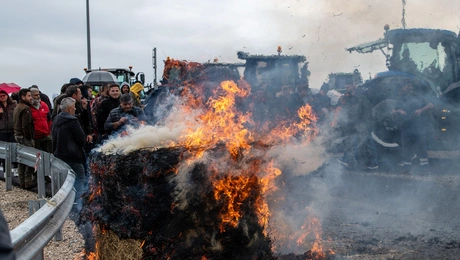 αγροτεσ μπλοκα