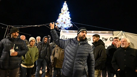 Αγρότες σε μπλόκο