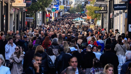 Ανοιχτά εμπορικά καταστήματα στην οδό Ερμού