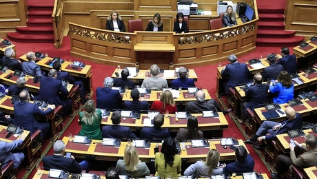 Η ολομέλεια για τον προϋπολογισμό στη Βουλή