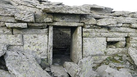 Δρακόσπιτο στο όρος Όχη στη Νότια Εύβοια