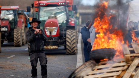 Γάλλοι αγρότες στα μπλόκα