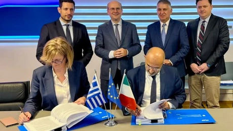 Υπογραφή της συμφωνίας για νέα τρένα