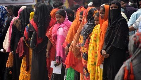 Ψηφοφόροι σε εκλογές στην Ινδία