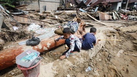 ινδονησια καταιγιδα κυκλωνας