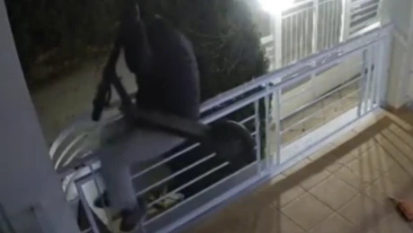 Πάει να κλέψει πατίνι και σκοντάφτει