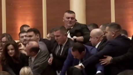 Σύγκρουση στο Αλβανικό κοινοβούλιο