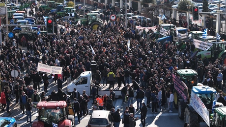 Μπλόκο αγροτών στην Θεσσαλονίκη