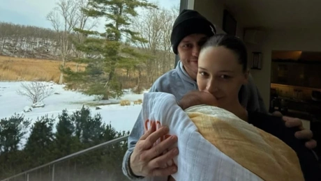 Πιτ Ντέιβιντσον και Έλσι Χιούιτ έγιναν γονείς