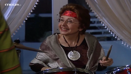 Στο Παρα Πέντε Θεοπούλα