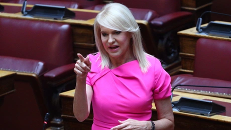 Θεοδώρα Τζάκρη