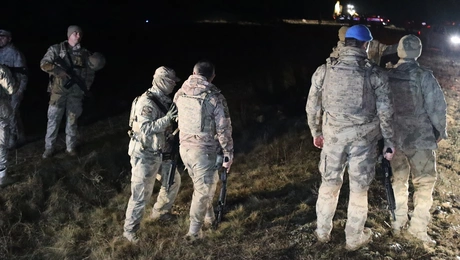 Σώματα ασφαλείας στο σημείο συντριβής στην Τουρκία