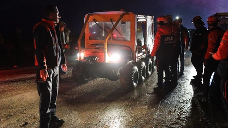 Προσωπικό ασφαλείας στο σημείο της συντριβής